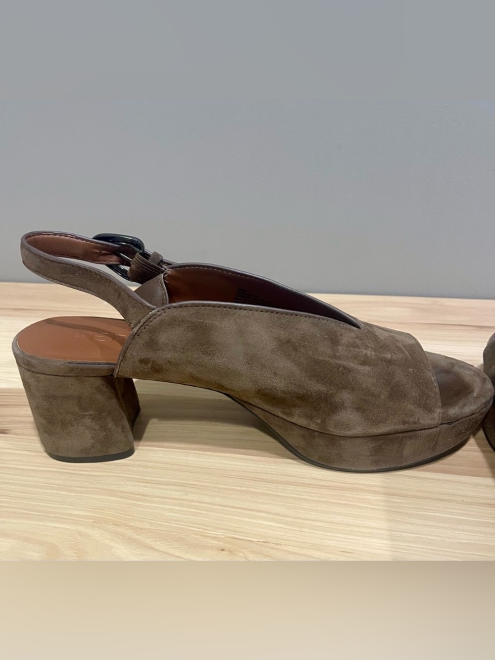 Aerosoles Cornelia Suede Peep Toe Platform Sandals size 10 - Picture 2 of 7